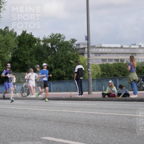 29.06.2025 - hella hamburg halbmarathon Luisa Fischer http://msf.ph/oto/8450930 29.06.2025 09:50:00 Kennedybrücke 2404, 3783 meine-sportfotos.de