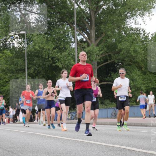 29.06.2025 - hella hamburg halbmarathon Luisa Fischer http://msf.ph/oto/8450953 29.06.2025 10:32:34 Kennedybrücke 5266, 11376, 15143, 1869, 30, 10068, 5250, 49, 1694, 1518, 1694, 2699, 3311, 4362, 4395, 4700, 5249, 5250, 8560, 10068 meine-sportfotos.de