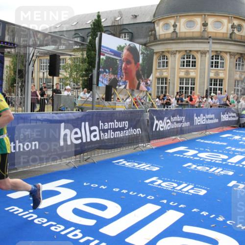 29.06.2025 - hella hamburg halbmarathon Michael Strokosch http://msf.ph/oto/8450990 29.06.2025 10:29:43 Ziel 6781, 7186, 16818, 18422, 18699, 19204 meine-sportfotos.de