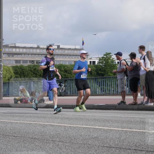 29.06.2025 - hella hamburg halbmarathon Luisa Fischer http://msf.ph/oto/8451032 29.06.2025 09:50:03 Kennedybrücke 1868, 3783, 2196, 3783, 4602, 8901 meine-sportfotos.de