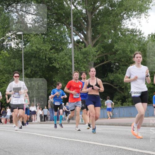 29.06.2025 - hella hamburg halbmarathon Luisa Fischer http://msf.ph/oto/8451051 29.06.2025 10:32:37 Kennedybrücke 2699, 15266, 11376, 12216, 1694, 10068, 5249, 12780, 1694, 2699, 3311, 4700, 5249, 5250, 8560, 10068 meine-sportfotos.de