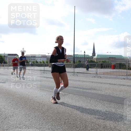 29.06.2025 - hella hamburg halbmarathon Lena Gebhardt http://msf.ph/oto/8451095 29.06.2025 09:53:58 Lombardsbrücke 5528, 19112, 1098, 1119, 1399, 1413, 1424, 1476, 1892, 1902, 2270, 2516, 2823, 2890, 2937, 3004, 3186, 3414, 3477, 3785, 4140, 4183, 4185, 4235, 4237, 4247, 4270, 4949, 5115, 5362, 5460, 5528, 5532, 5650, 6071, 6198, 6282, 6309, 6388, 6575, 6831, 6903, 7167, 7297, 7385, 7448, 7480, 7734, 8023, 8269, 8743, 8928, 9030, 9043, 9105, 9463, 9482, 9619, 9626, 9633, 9723, 9965, 10529, 10792, 11077, 11848, 11936, 12084, 13009 meine-sportfotos.de