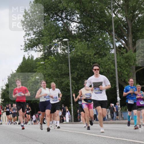 29.06.2025 - hella hamburg halbmarathon Luisa Fischer http://msf.ph/oto/8451109 29.06.2025 10:32:39 Kennedybrücke 16, 2699, 15266, 1545, 15143, 11376, 12216, 4982, 1694, 1694, 2699, 3311, 4700, 5063, 5249, 5250, 8388, 10068 meine-sportfotos.de
