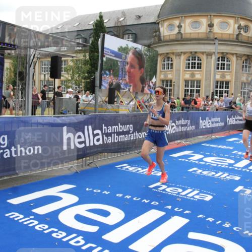 29.06.2025 - hella hamburg halbmarathon Michael Strokosch http://msf.ph/oto/8451169 29.06.2025 10:29:45 Ziel 7186, 13374, 16818 meine-sportfotos.de