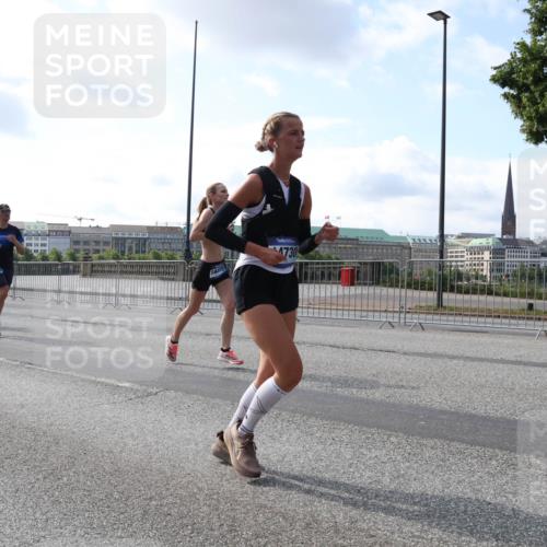 29.06.2025 - hella hamburg halbmarathon Lena Gebhardt http://msf.ph/oto/8451193 29.06.2025 09:53:58 Lombardsbrücke 19112, 14415, 1098, 1119, 1399, 1413, 1424, 1476, 1892, 1902, 2270, 2516, 2823, 2890, 2937, 3004, 3186, 3414, 3477, 3785, 4140, 4183, 4185, 4235, 4237, 4247, 4270, 4949, 5115, 5362, 5460, 5528, 5532, 5650, 6071, 6198, 6282, 6309, 6388, 6575, 6831, 6903, 7167, 7297, 7385, 7448, 7480, 7734, 8023, 8269, 8743, 8928, 9030, 9043, 9105, 9463, 9482, 9619, 9626, 9633, 9723, 9965, 10529, 10792, 11077, 11848, 11936, 12084, 13009 meine-sportfotos.de