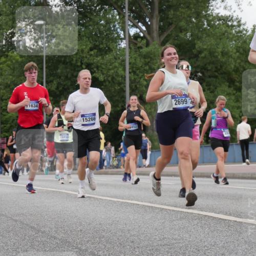 29.06.2025 - hella hamburg halbmarathon Luisa Fischer http://msf.ph/oto/8451229 29.06.2025 10:32:41 Kennedybrücke 8388, 1634, 15453, 15266, 452, 2699, 498, 11376, 1694, 1869, 2699, 3311, 4700, 5063, 5249, 5250, 8388, 10068 meine-sportfotos.de