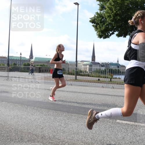29.06.2025 - hella hamburg halbmarathon Lena Gebhardt http://msf.ph/oto/8451286 29.06.2025 09:53:59 Lombardsbrücke 19112, 14415, 1098, 1119, 1399, 1413, 1424, 1476, 1892, 1902, 2188, 2270, 2516, 2823, 2890, 2937, 3004, 3186, 3414, 3477, 3785, 4140, 4183, 4185, 4235, 4237, 4247, 4270, 4949, 5115, 5362, 5460, 5528, 5532, 5650, 6071, 6198, 6282, 6309, 6388, 6575, 6831, 6903, 7167, 7297, 7385, 7448, 7480, 7734, 8023, 8269, 8743, 8928, 9030, 9043, 9105, 9463, 9482, 9619, 9626, 9633, 9723, 9965, 10529, 10792, 11077, 11848, 11936, 12084, 13009 meine-sportfotos.de