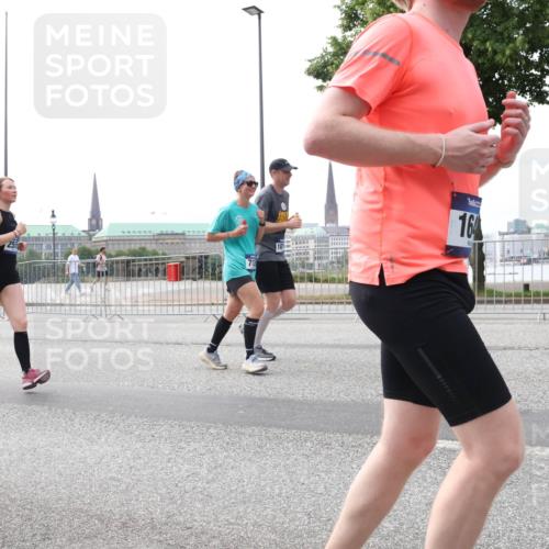 29.06.2025 - hella hamburg halbmarathon Lena Gebhardt http://msf.ph/oto/8451407 29.06.2025 10:30:55 Lombardsbrücke 712, 16, 1059, 1472, 1647, 1773, 2097, 2268, 2505, 2569, 2754, 2755, 3131, 3281, 4198, 4561, 4575, 4819, 6195, 6344, 6556, 6620, 6787, 7071, 7120, 7351, 8757, 9576, 9830, 10989, 11981, 11984, 11988, 12384, 12460, 12461, 12627, 12687, 12688, 14095, 14216, 14421, 14803, 15299, 15466, 15589, 15757, 15789, 16504, 16791, 17224, 17463, 17509, 17742, 17966, 18362, 18795, 18860, 19052, 19226 meine-sportfotos.de