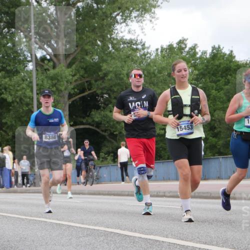 29.06.2025 - hella hamburg halbmarathon Luisa Fischer http://msf.ph/oto/8451464 29.06.2025 10:32:46 Kennedybrücke 18385, 8388, 125, 15453, 1869, 498, 1869, 4700, 4982, 5063, 5322, 8388, 10162 meine-sportfotos.de