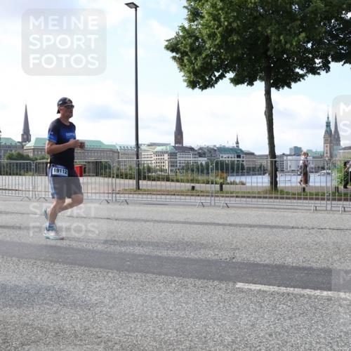 29.06.2025 - hella hamburg halbmarathon Lena Gebhardt http://msf.ph/oto/8451465 29.06.2025 09:54:00 Lombardsbrücke 19112, 1098, 1119, 1399, 1413, 1424, 1476, 1892, 1902, 2098, 2188, 2270, 2516, 2823, 2842, 2890, 2937, 3004, 3186, 3414, 3477, 3785, 4140, 4183, 4185, 4235, 4237, 4247, 4270, 4949, 5115, 5362, 5528, 5532, 5650, 6071, 6198, 6309, 6388, 6575, 6831, 6903, 7167, 7297, 7385, 7448, 7480, 7734, 8023, 8269, 8743, 8928, 9030, 9043, 9105, 9463, 9482, 9619, 9626, 9633, 9723, 9965, 10529, 10792, 11077, 11848, 11936, 12084, 13009 meine-sportfotos.de