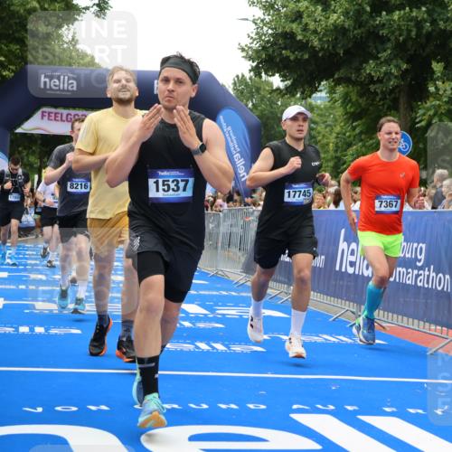 29.06.2025 - hella hamburg halbmarathon Strokosch-Dieckow http://msf.ph/oto/8451576 29.06.2025 10:48:21 Ziel 1537, 3747, 5129, 5362, 5528, 6081, 6923, 7367, 7599, 8216, 9262, 9770, 11211, 11451, 11467, 12549, 12840, 13962, 14797, 14990, 15629, 15735, 17745, 17855, 17982, 18790, 18923, 18963, 19127 meine-sportfotos.de