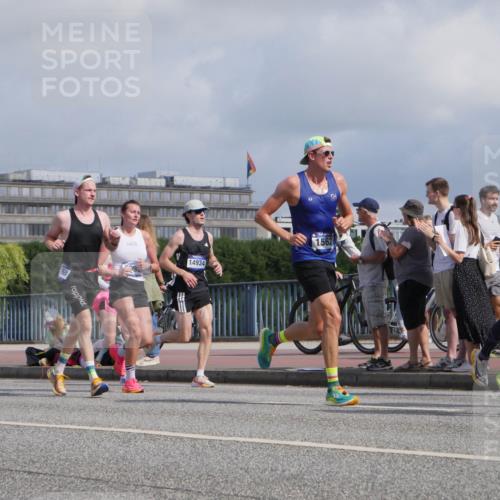 29.06.2025 - hella hamburg halbmarathon Luisa Fischer http://msf.ph/oto/8451596 29.06.2025 09:50:15 Kennedybrücke 2296, 198, 14934, 1562, 3581, 1562, 2296, 4602, 5092, 5923, 8362, 8901, 9944, 10384 meine-sportfotos.de