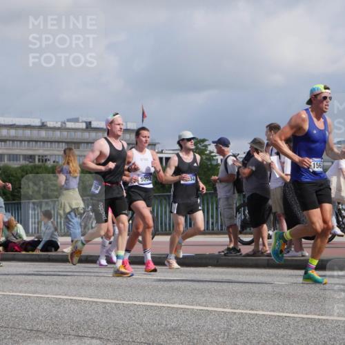 29.06.2025 - hella hamburg halbmarathon Luisa Fischer http://msf.ph/oto/8451626 29.06.2025 09:50:16 Kennedybrücke 13514, 296, 198, 5092, 34, 156, 1164, 1562, 1644, 2296, 5092, 5923, 8362, 8901, 9944, 10384 meine-sportfotos.de
