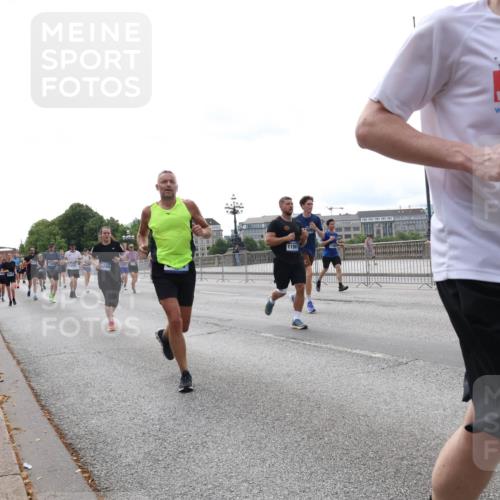 29.06.2025 - hella hamburg halbmarathon Lena Gebhardt http://msf.ph/oto/8451710 29.06.2025 10:30:57 Lombardsbrücke 299, 11981, 1472, 1059, 1472, 1647, 1773, 1979, 2097, 2268, 2505, 2569, 2754, 2755, 3131, 3281, 4198, 4561, 4575, 4819, 5437, 6057, 6195, 6344, 6556, 6620, 6787, 7071, 7120, 7351, 8072, 8073, 8757, 9576, 9830, 10989, 11981, 11984, 11988, 12384, 12460, 12461, 12627, 14095, 14216, 14421, 14803, 15299, 15466, 15589, 15757, 15789, 16504, 16791, 17224, 17463, 17509, 17587, 17742, 17966, 18362, 18795, 18860, 19052, 19226 meine-sportfotos.de