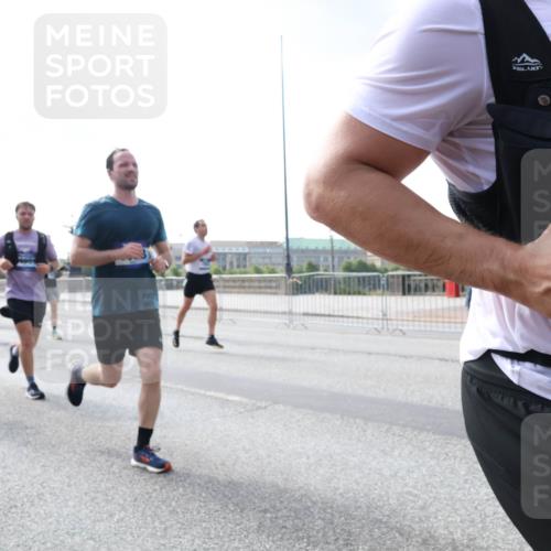 29.06.2025 - hella hamburg halbmarathon Lena Gebhardt http://msf.ph/oto/8451774 29.06.2025 09:54:02 Lombardsbrücke 17997, 1098, 1119, 1399, 1413, 1424, 1476, 1892, 1902, 2098, 2188, 2270, 2516, 2823, 2842, 2890, 2937, 3004, 3186, 3414, 3477, 3785, 4029, 4140, 4183, 4185, 4235, 4237, 4247, 4270, 4949, 5115, 5362, 5528, 5532, 5650, 6198, 6309, 6388, 6575, 6630, 6831, 6903, 7167, 7297, 7385, 7448, 7480, 7734, 8023, 8269, 8743, 8928, 9030, 9043, 9105, 9463, 9482, 9619, 9626, 9633, 9723, 9965, 10529, 10792, 11077, 11848, 11936, 12084 meine-sportfotos.de