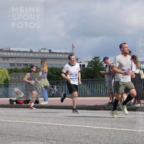 29.06.2025 - hella hamburg halbmarathon Luisa Fischer http://msf.ph/oto/8451777 29.06.2025 09:50:18 Kennedybrücke 10384, 18216, 1164, 1562, 1644, 2296, 5092, 5923, 6990, 8362, 9178, 9944, 10384 meine-sportfotos.de