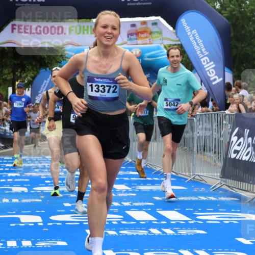 29.06.2025 - hella hamburg halbmarathon Strokosch-Dieckow http://msf.ph/oto/8451811 29.06.2025 10:37:28 Ziel 1290, 2767, 5042, 5791, 6047, 7831, 9017, 9914, 10451, 10922, 12739, 13372, 15888, 17306, 18159, 18216, 18723 meine-sportfotos.de