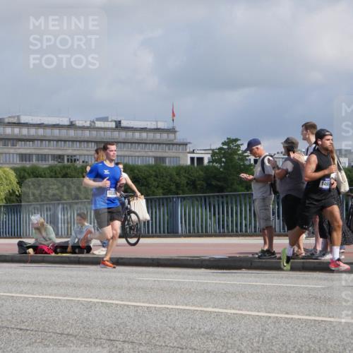 29.06.2025 - hella hamburg halbmarathon Luisa Fischer http://msf.ph/oto/8451857 29.06.2025 09:50:19 Kennedybrücke 1229, 1490, 1038, 1164, 1562, 1644, 2296, 6990, 8362, 9178, 9944, 10384 meine-sportfotos.de