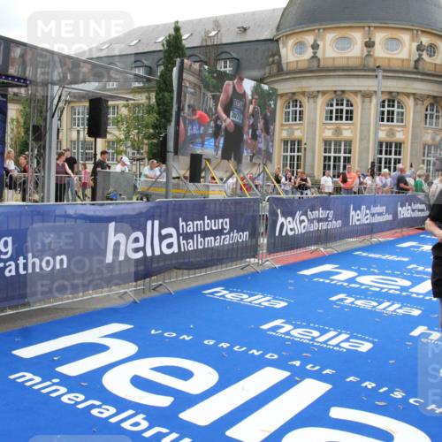 29.06.2025 - hella hamburg halbmarathon Michael Strokosch http://msf.ph/oto/8451892 29.06.2025 10:30:06 Ziel 2689, 3189, 8190, 9634, 10270, 12308, 15507, 15672, 17768 meine-sportfotos.de
