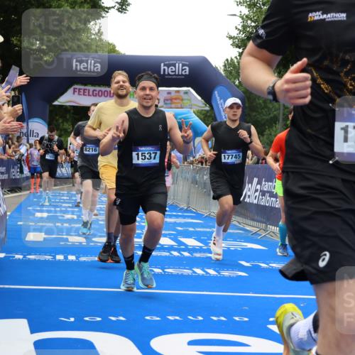 29.06.2025 - hella hamburg halbmarathon Strokosch-Dieckow http://msf.ph/oto/8452003 29.06.2025 10:48:21 Ziel 1537, 3747, 5129, 5362, 5528, 6081, 6923, 7367, 7599, 8216, 9262, 9770, 11211, 11451, 11467, 12549, 12840, 13962, 14797, 14990, 15629, 15735, 17745, 17855, 17982, 18790, 18923, 18963, 19127 meine-sportfotos.de