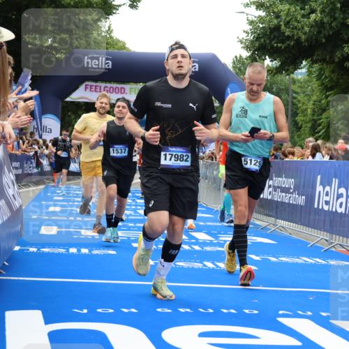 29.06.2025 - hella hamburg halbmarathon Strokosch-Dieckow http://msf.ph/oto/8452148 29.06.2025 10:48:20 Ziel 1537, 3747, 5129, 5362, 5528, 6081, 6923, 7367, 7599, 8216, 8916, 9262, 9770, 11211, 11451, 11467, 12549, 12840, 14797, 14990, 15629, 15735, 17745, 17855, 17982, 18790, 18923, 18963, 19127 meine-sportfotos.de