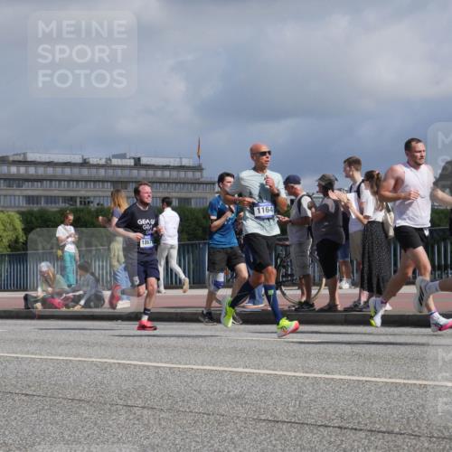 29.06.2025 - hella hamburg halbmarathon Luisa Fischer http://msf.ph/oto/8452188 29.06.2025 09:50:25 Kennedybrücke 18679, 6990, 1164, 5415, 1164, 1385, 1644, 1743, 5091, 6684, 6990, 8362, 9178, 9944 meine-sportfotos.de