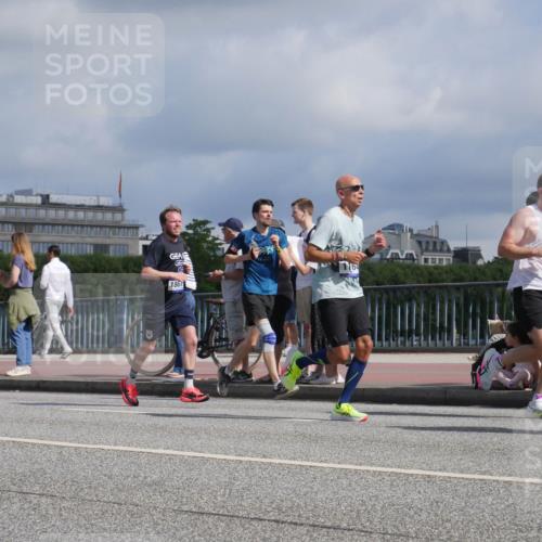 29.06.2025 - hella hamburg halbmarathon Luisa Fischer http://msf.ph/oto/8452217 29.06.2025 09:50:25 Kennedybrücke 90, 1867, 164, 1164, 1385, 1644, 1743, 5091, 6684, 6990, 8362, 9178, 9944 meine-sportfotos.de