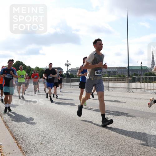 29.06.2025 - hella hamburg halbmarathon Lena Gebhardt http://msf.ph/oto/8452228 29.06.2025 09:54:04 Lombardsbrücke 15365, 15950, 12679, 892, 9482, 4237, 208, 1098, 1119, 1399, 1413, 1424, 1476, 1892, 1902, 2098, 2188, 2270, 2516, 2823, 2842, 2890, 2937, 3004, 3186, 3477, 3785, 4029, 4140, 4183, 4185, 4235, 4237, 4247, 4270, 4949, 5115, 5362, 5528, 5532, 5650, 6198, 6309, 6388, 6575, 6630, 6831, 7167, 7297, 7385, 7448, 7480, 7734, 8023, 8269, 8743, 8928, 9030, 9043, 9105, 9463, 9482, 9619, 9626, 9633, 9723, 10529, 10792, 11077, 11848, 11936, 12084 meine-sportfotos.de