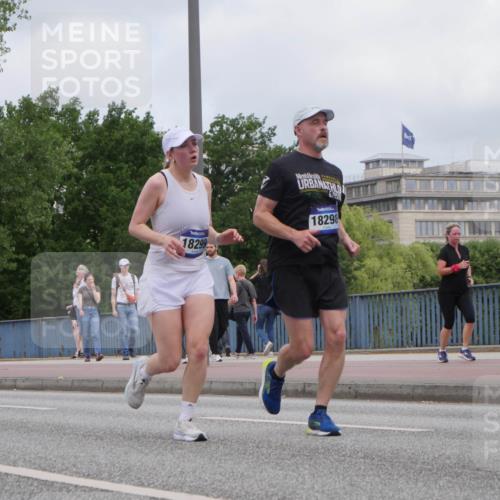 29.06.2025 - hella hamburg halbmarathon Luisa Fischer http://msf.ph/oto/8452256 29.06.2025 10:33:11 Kennedybrücke 62, 18299, 18298, 1063, 1230, 1661, 2901, 3573, 4575, 6598, 8048, 10880 meine-sportfotos.de
