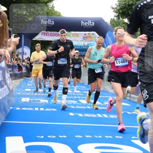 29.06.2025 - hella hamburg halbmarathon Strokosch-Dieckow http://msf.ph/oto/8452311 29.06.2025 10:48:19 Ziel 1537, 3747, 5129, 5362, 5528, 6081, 6923, 7367, 7599, 8216, 8916, 9262, 9770, 11211, 11467, 12549, 12840, 14797, 15629, 15735, 17745, 17855, 17982, 18790, 18923, 18963, 19127 meine-sportfotos.de