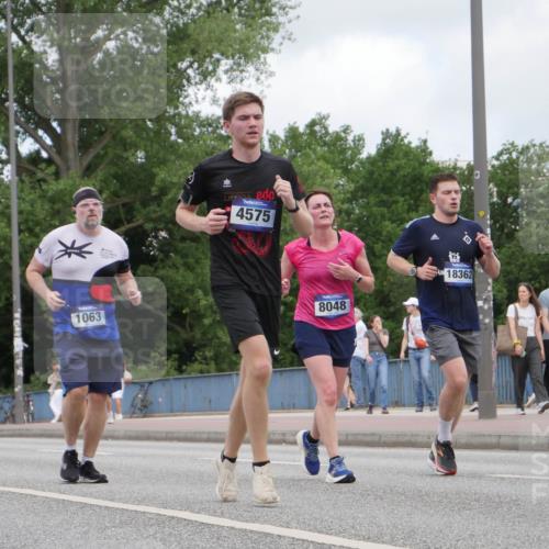 29.06.2025 - hella hamburg halbmarathon Luisa Fischer http://msf.ph/oto/8452332 29.06.2025 10:33:13 Kennedybrücke 4575, 13418, 1063, 8048, 16, 18362, 1063, 1230, 2901, 3573, 4575, 8048, 10880 meine-sportfotos.de