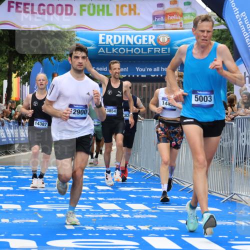 29.06.2025 - hella hamburg halbmarathon Strokosch-Dieckow http://msf.ph/oto/8452366 29.06.2025 10:37:16 Ziel 4860, 5003, 8362, 10190, 11423, 12739, 12900, 13854, 13972, 14387, 14459, 15178, 15888, 17137, 17306, 17726, 18824 meine-sportfotos.de