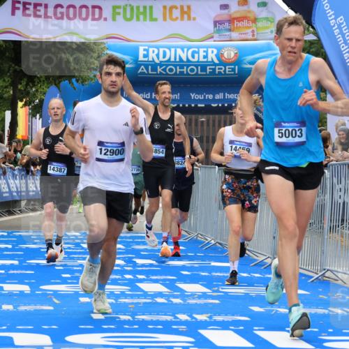 29.06.2025 - hella hamburg halbmarathon Strokosch-Dieckow http://msf.ph/oto/8452392 29.06.2025 10:37:16 Ziel 4860, 5003, 8362, 10190, 11423, 12739, 12900, 13854, 13972, 14387, 14459, 15178, 15888, 17137, 17306, 17726, 18824 meine-sportfotos.de