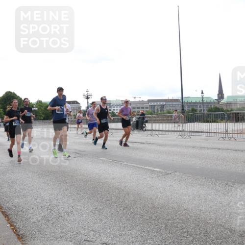 29.06.2025 - hella hamburg halbmarathon Lena Gebhardt http://msf.ph/oto/8452393 29.06.2025 10:31:00 Lombardsbrücke 2097, 9576, 17742, 989, 123, 1059, 1292, 1472, 1647, 1773, 1979, 2097, 2268, 2414, 2505, 2569, 2754, 2755, 2914, 3131, 3281, 4198, 4561, 4817, 5437, 5943, 6057, 6195, 6344, 6556, 6620, 6787, 7071, 7120, 7351, 7604, 8050, 8072, 8073, 8757, 9576, 9830, 10111, 10989, 11981, 11984, 11988, 12384, 12460, 12461, 12627, 14095, 14216, 14349, 14803, 15299, 15466, 15589, 15757, 16457, 16791, 17224, 17463, 17509, 17587, 17742, 17966, 18362, 18795, 18860, 19052, 19226 meine-sportfotos.de