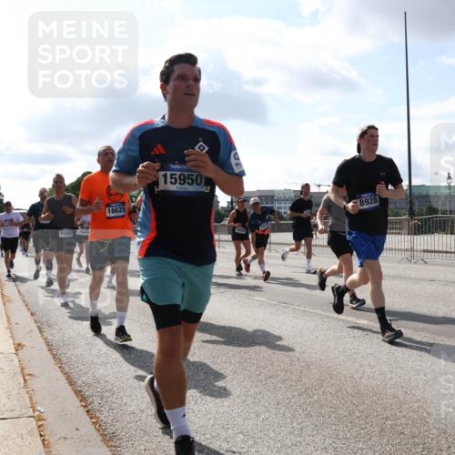29.06.2025 - hella hamburg halbmarathon Lena Gebhardt http://msf.ph/oto/8452440 29.06.2025 09:54:06 Lombardsbrücke 15365, 16625, 15950, 14541, 1413, 8928, 1098, 1119, 1399, 1413, 1424, 1476, 1892, 1902, 2098, 2188, 2270, 2516, 2823, 2842, 2890, 2937, 3004, 3477, 3785, 4029, 4140, 4183, 4185, 4235, 4237, 4247, 4270, 4949, 5020, 5115, 5362, 5528, 5532, 5650, 6198, 6309, 6388, 6575, 6630, 6831, 7167, 7297, 7385, 7448, 7480, 7734, 8023, 8269, 8576, 8698, 8743, 8928, 9030, 9043, 9105, 9463, 9482, 9619, 9633, 9723, 9815, 10529, 10792, 11077, 11848, 11936, 12084 meine-sportfotos.de