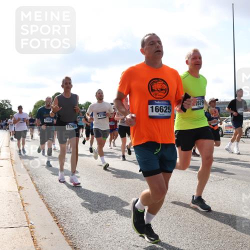 29.06.2025 - hella hamburg halbmarathon Lena Gebhardt http://msf.ph/oto/8452546 29.06.2025 09:54:07 Lombardsbrücke 3785, 12706, 15365, 4183, 16625, 2679, 11848, 18888, 1098, 1119, 1399, 1413, 1424, 1476, 1892, 1902, 2020, 2098, 2188, 2270, 2516, 2823, 2842, 2890, 2937, 3004, 3477, 3785, 4029, 4140, 4183, 4185, 4235, 4237, 4247, 4270, 4949, 5020, 5115, 5362, 5528, 5532, 5650, 6198, 6309, 6388, 6575, 6630, 6831, 7167, 7297, 7385, 7448, 7480, 7734, 8023, 8269, 8576, 8698, 8743, 8928, 9030, 9043, 9105, 9463, 9482, 9619, 9633, 9815, 10529, 10792, 11077, 11848, 11936, 12084 meine-sportfotos.de