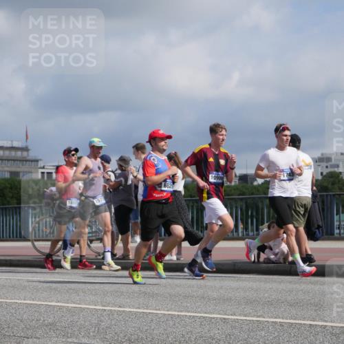 29.06.2025 - hella hamburg halbmarathon Luisa Fischer http://msf.ph/oto/8452570 29.06.2025 09:50:32 Kennedybrücke 15965, 18573, 1570, 6829, 10900, 1385, 1743, 3959, 4860, 5091, 5315, 6684 meine-sportfotos.de