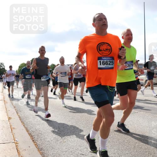 29.06.2025 - hella hamburg halbmarathon Lena Gebhardt http://msf.ph/oto/8452586 29.06.2025 09:54:07 Lombardsbrücke 3785, 12706, 15365, 183, 16625, 12679, 11848, 1098, 1119, 1399, 1413, 1424, 1476, 1892, 1902, 2020, 2098, 2188, 2270, 2516, 2823, 2842, 2890, 2937, 3004, 3477, 3785, 4029, 4140, 4183, 4185, 4235, 4237, 4247, 4270, 4949, 5020, 5115, 5362, 5528, 5532, 5650, 6198, 6309, 6388, 6575, 6630, 6831, 7167, 7297, 7385, 7448, 7480, 7734, 8023, 8269, 8576, 8698, 8743, 8928, 9030, 9043, 9105, 9463, 9482, 9619, 9633, 9815, 10529, 10792, 11077, 11848, 11936, 12084 meine-sportfotos.de