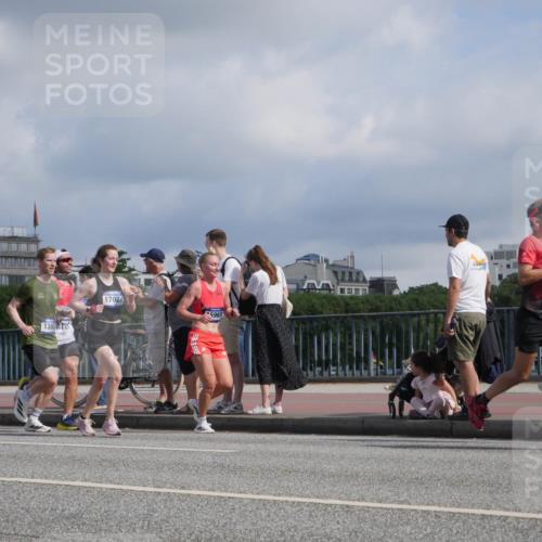 29.06.2025 - hella hamburg halbmarathon Luisa Fischer http://msf.ph/oto/8452626 29.06.2025 09:50:33 Kennedybrücke 5158, 1385, 17024, 5965, 1857, 157, 1385, 1743, 3959, 4860, 5091, 5315, 6684, 10793 meine-sportfotos.de