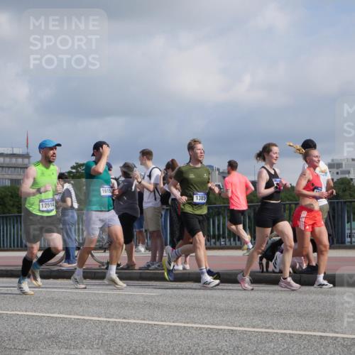 29.06.2025 - hella hamburg halbmarathon Luisa Fischer http://msf.ph/oto/8452664 29.06.2025 09:50:34 Kennedybrücke 5315, 12514, 1615, 34, 1385, 1385, 1743, 2767, 3959, 4860, 5091, 5315, 6684, 10793 meine-sportfotos.de