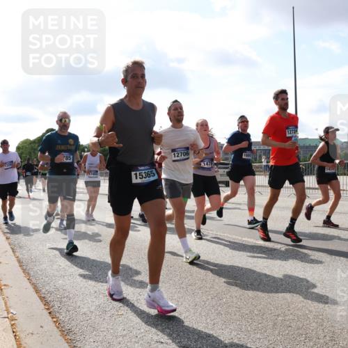 29.06.2025 - hella hamburg halbmarathon Lena Gebhardt http://msf.ph/oto/8452677 29.06.2025 09:54:07 Lombardsbrücke 1329, 785, 17451, 15365, 12706, 1478, 1689, 12724, 149, 1413, 11848, 1098, 1119, 1399, 1413, 1424, 1476, 1892, 1902, 2020, 2098, 2188, 2270, 2516, 2823, 2842, 2890, 2937, 3004, 3477, 3785, 4029, 4140, 4183, 4185, 4235, 4237, 4247, 4270, 4949, 5020, 5115, 5362, 5528, 5532, 5650, 6198, 6309, 6388, 6575, 6630, 6831, 7167, 7297, 7385, 7448, 7480, 7734, 8023, 8269, 8576, 8698, 8743, 8928, 9030, 9043, 9105, 9463, 9482, 9619, 9633, 9815, 10529, 10792, 11077, 11848, 11936, 12084 meine-sportfotos.de