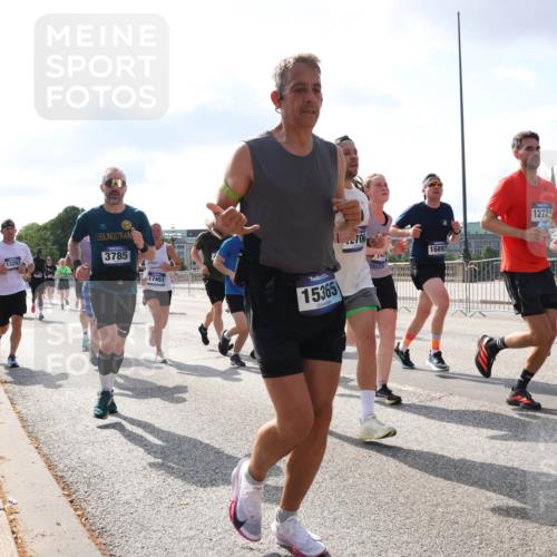 29.06.2025 - hella hamburg halbmarathon Lena Gebhardt http://msf.ph/oto/8452696 29.06.2025 09:54:07 Lombardsbrücke 13297, 3785, 17451, 15365, 706, 16893, 12724, 4541, 1098, 1119, 1399, 1413, 1424, 1476, 1892, 1902, 2020, 2098, 2188, 2270, 2516, 2823, 2842, 2890, 2937, 3004, 3477, 3785, 4029, 4140, 4183, 4185, 4235, 4237, 4247, 4270, 4949, 5020, 5115, 5362, 5528, 5532, 5650, 6198, 6309, 6388, 6575, 6630, 6831, 7167, 7297, 7385, 7448, 7480, 7734, 8023, 8269, 8576, 8698, 8743, 8928, 9030, 9043, 9105, 9463, 9482, 9619, 9633, 9815, 10529, 10792, 11077, 11848, 11936, 12084 meine-sportfotos.de