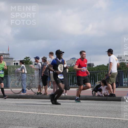 29.06.2025 - hella hamburg halbmarathon Luisa Fischer http://msf.ph/oto/8452836 29.06.2025 09:50:39 Kennedybrücke 17217, 3959, 8584, 2714, 2767, 3959, 4860, 5315, 7884, 10404, 10793 meine-sportfotos.de