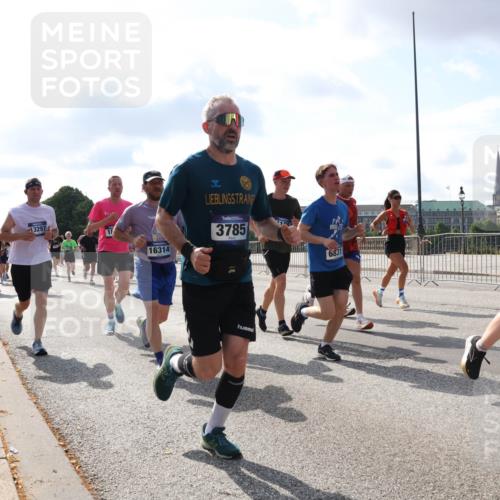 29.06.2025 - hella hamburg halbmarathon Lena Gebhardt http://msf.ph/oto/8452854 29.06.2025 09:54:08 Lombardsbrücke 13297, 16314, 3785, 6831, 1098, 1119, 1171, 1399, 1413, 1424, 1476, 1892, 1902, 2020, 2098, 2188, 2270, 2516, 2823, 2842, 2890, 2937, 3477, 3785, 4029, 4140, 4183, 4185, 4235, 4237, 4247, 4270, 4949, 5020, 5115, 5362, 5528, 5532, 5650, 6198, 6309, 6388, 6575, 6630, 6831, 7167, 7297, 7385, 7448, 7480, 7734, 8023, 8269, 8576, 8698, 8743, 8928, 9030, 9043, 9105, 9463, 9482, 9619, 9633, 9815, 10529, 10792, 11077, 11848, 11936, 12084 meine-sportfotos.de