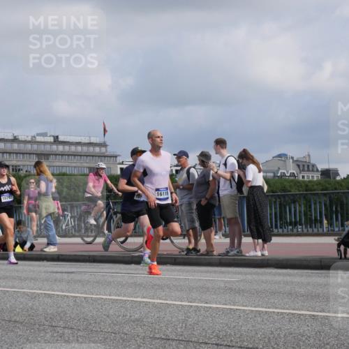 29.06.2025 - hella hamburg halbmarathon Luisa Fischer http://msf.ph/oto/8452915 29.06.2025 09:50:41 Kennedybrücke 10793, 181, 16119, 2714, 2767, 3959, 7884, 10404, 10793 meine-sportfotos.de