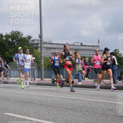 29.06.2025 - hella hamburg halbmarathon Luisa Fischer http://msf.ph/oto/8452963 29.06.2025 09:50:42 Kennedybrücke 15959, 2767, 13595, 1702, 8220, 10793, 2714, 2767, 3959, 7884, 10404, 10793 meine-sportfotos.de