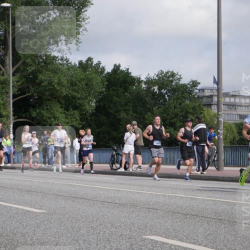 29.06.2025 - hella hamburg halbmarathon Luisa Fischer http://msf.ph/oto/8453003 29.06.2025 09:50:42 Kennedybrücke 15931, 1291, 15959, 2767, 2714, 2767, 3959, 7884, 10404, 10793 meine-sportfotos.de