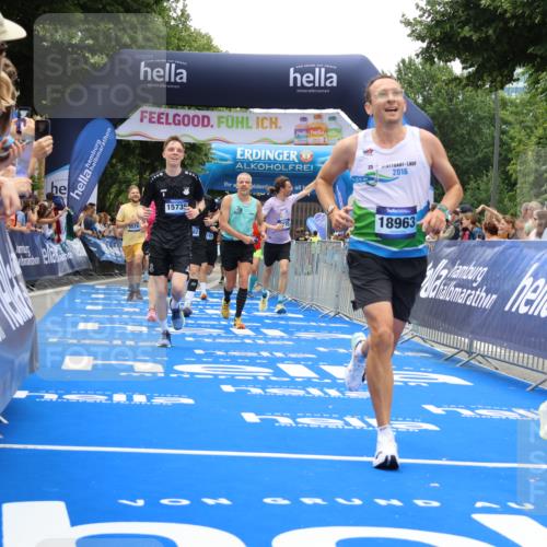 29.06.2025 - hella hamburg halbmarathon Strokosch-Dieckow http://msf.ph/oto/8453004 29.06.2025 10:48:16 Ziel 1537, 1914, 5129, 5528, 6923, 7367, 7599, 8216, 8916, 9770, 11211, 11467, 12685, 14192, 14797, 14814, 15590, 15629, 15735, 15973, 15981, 17745, 17982, 18963, 19127 meine-sportfotos.de