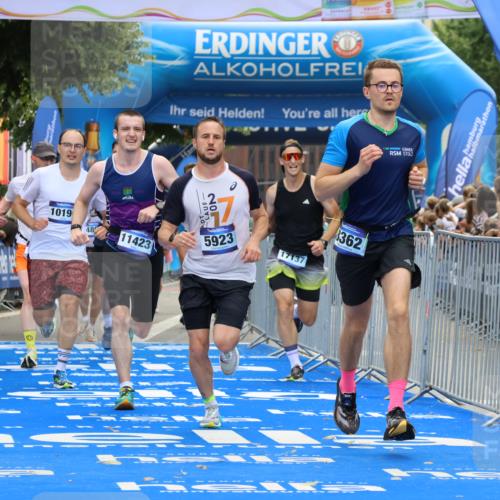 29.06.2025 - hella hamburg halbmarathon Strokosch-Dieckow http://msf.ph/oto/8453018 29.06.2025 10:37:09 Ziel 4860, 5003, 5923, 6123, 6458, 7482, 8362, 9178, 10190, 10738, 11120, 11423, 12900, 13972, 15178, 15410, 16992, 17137, 17658, 17726 meine-sportfotos.de