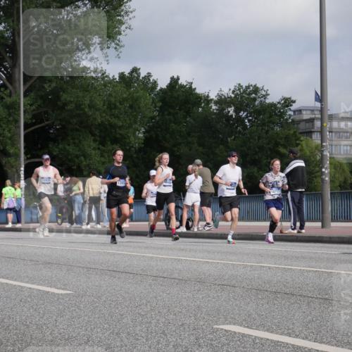 29.06.2025 - hella hamburg halbmarathon Luisa Fischer http://msf.ph/oto/8453059 29.06.2025 09:50:45 Kennedybrücke 2714, 2767, 7884, 10404, 10793 meine-sportfotos.de